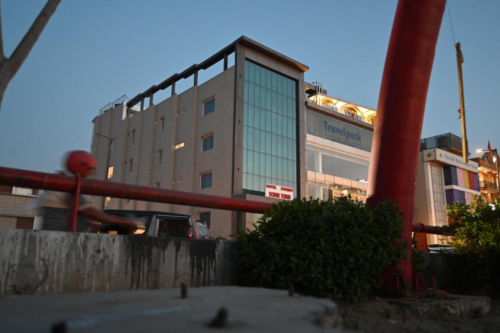 Hotel Down Town Paschim Vihar Δελχί Εξωτερικό φωτογραφία