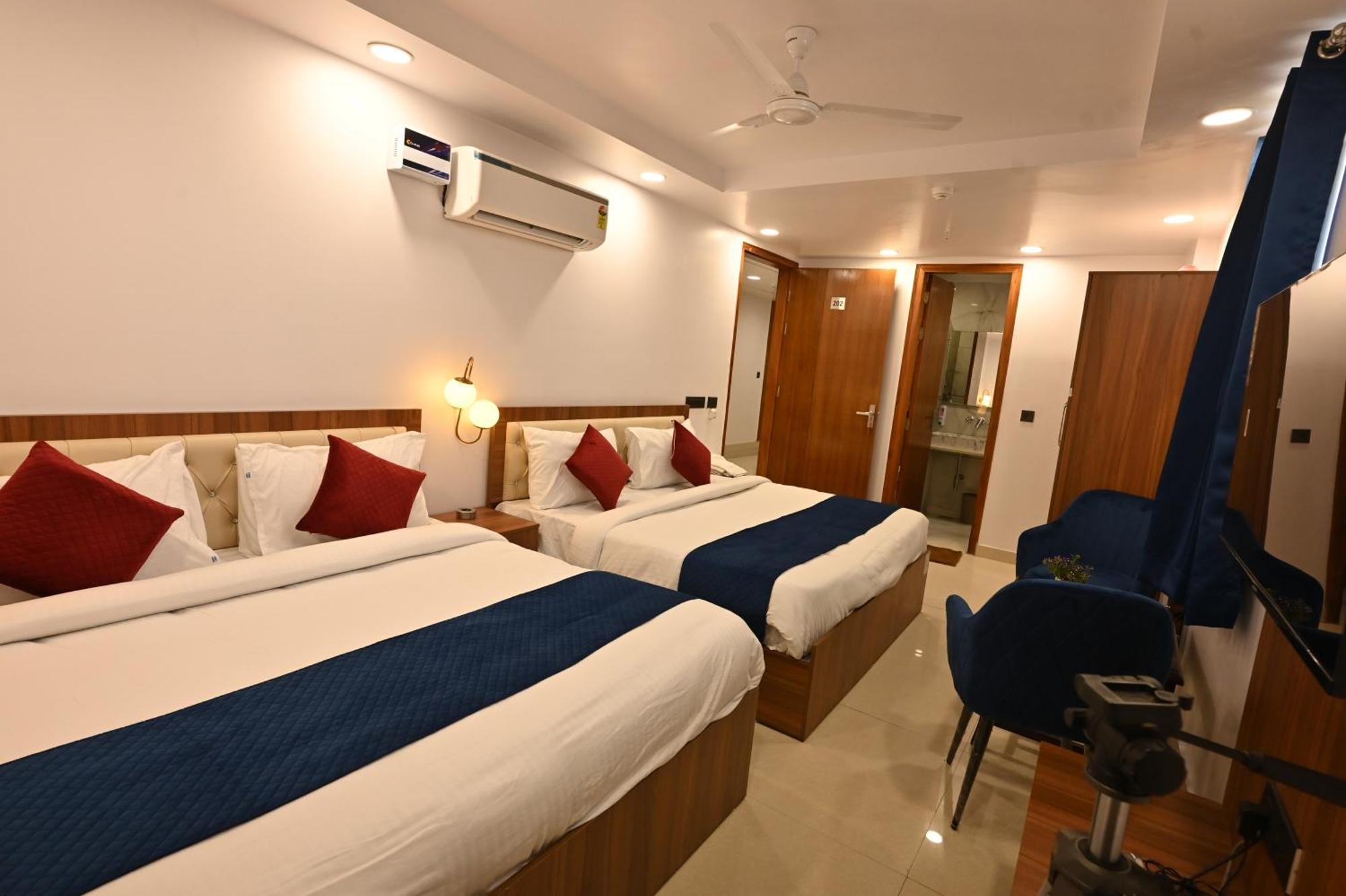 Hotel Down Town Paschim Vihar Δελχί Εξωτερικό φωτογραφία