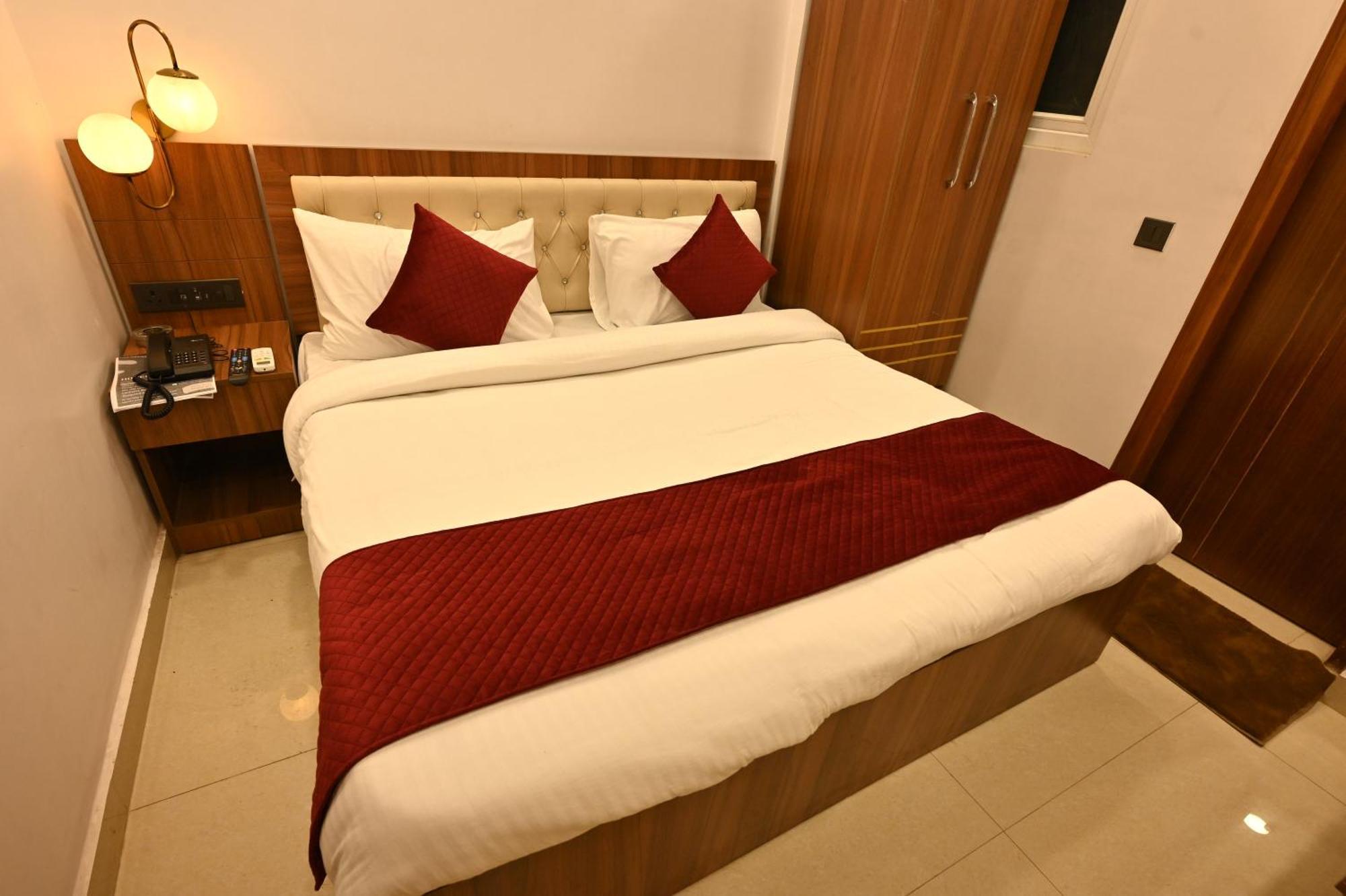 Hotel Down Town Paschim Vihar Δελχί Εξωτερικό φωτογραφία