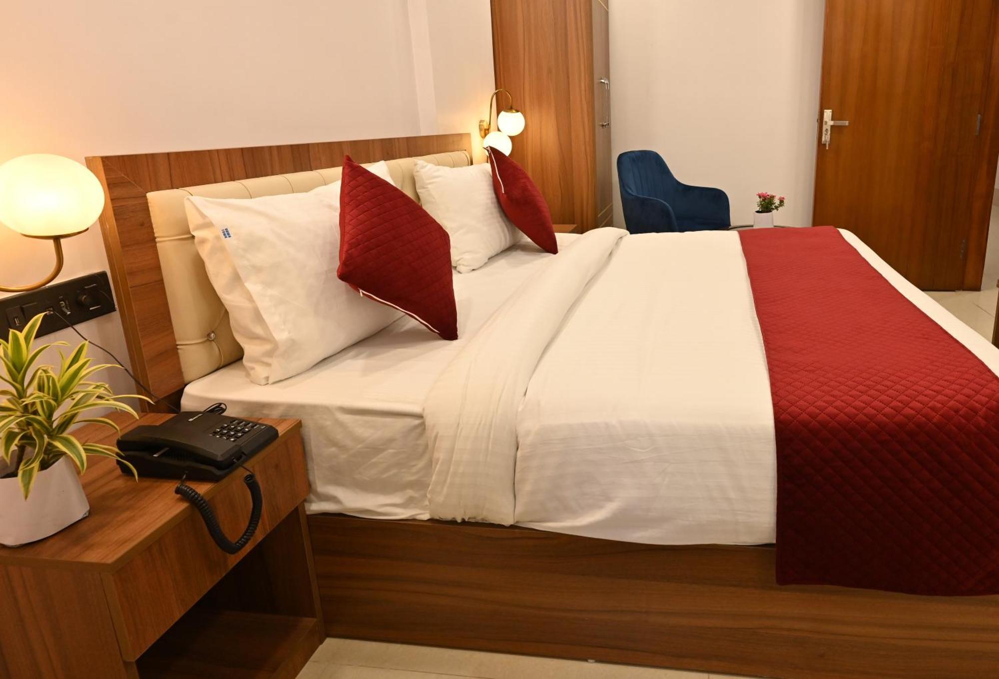 Hotel Down Town Paschim Vihar Δελχί Εξωτερικό φωτογραφία